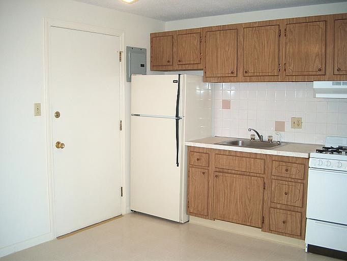 2nd image of 231 Pine St APT 05