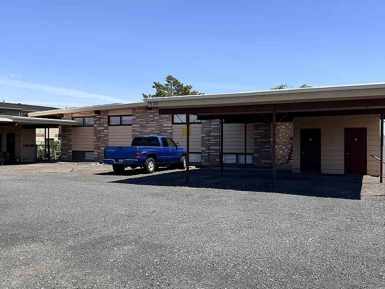 539 W Crest Dr #6 — Photo 19