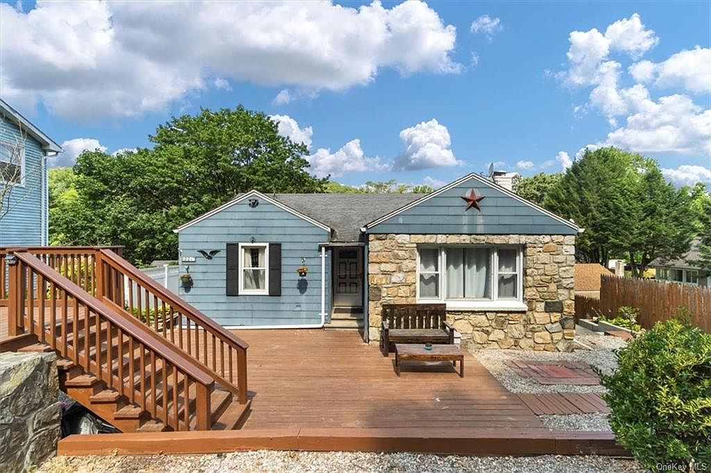 201 Sprout Brook, Cortlandt Manor, NY 10567 Zillow