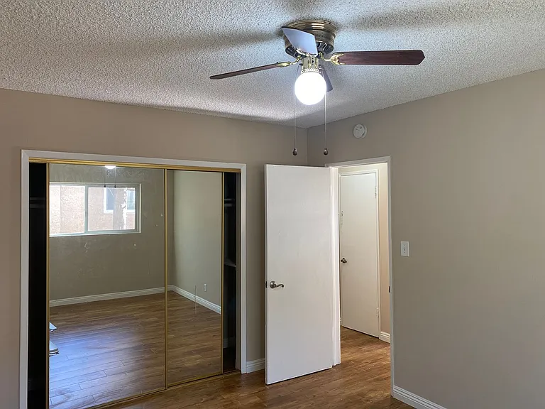 3104 Montrose Ave — Photo 14
