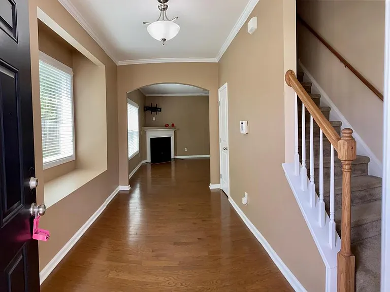 301 River Oak St — Photo 2