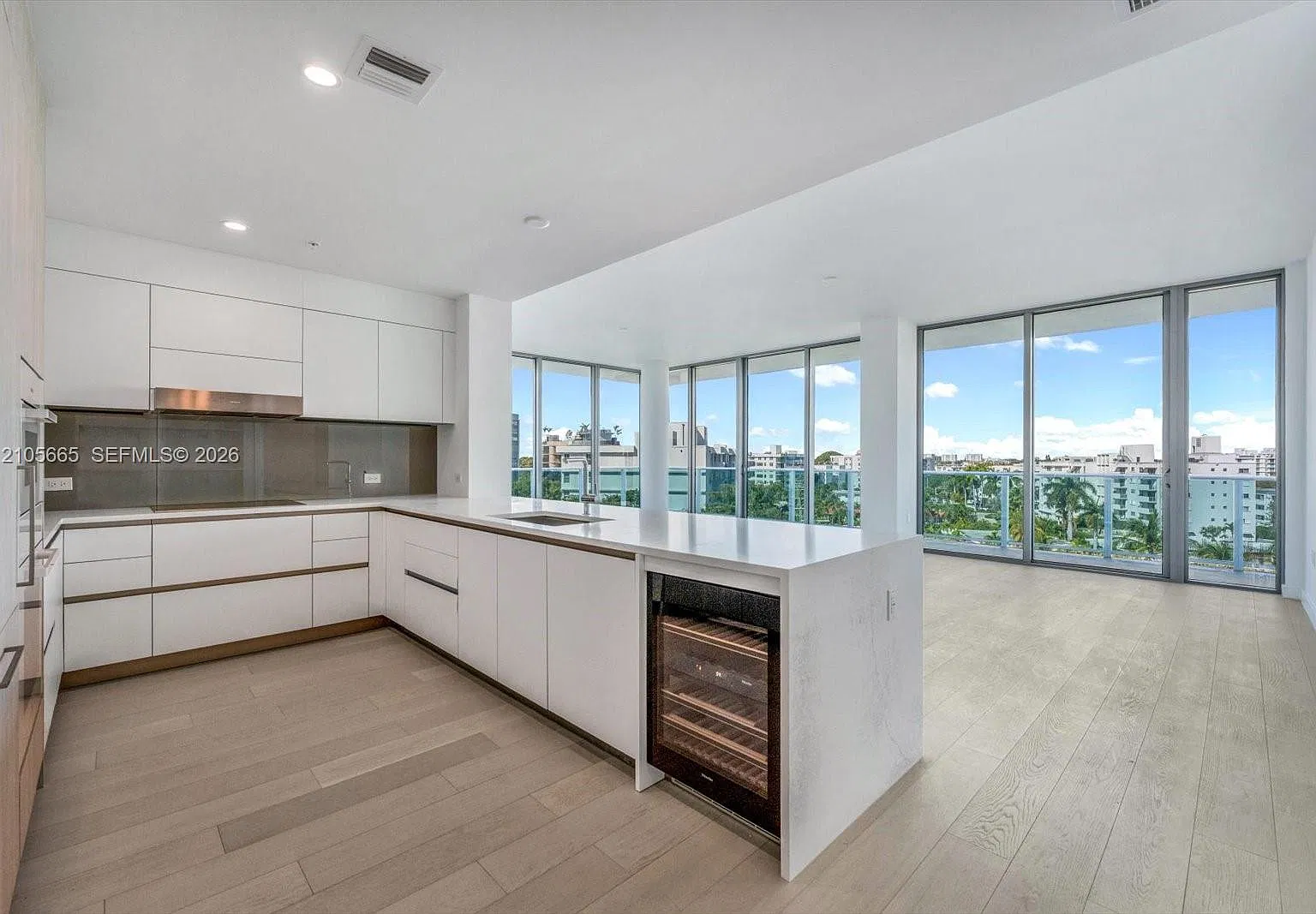 Bay Harbor Island — Photo 1