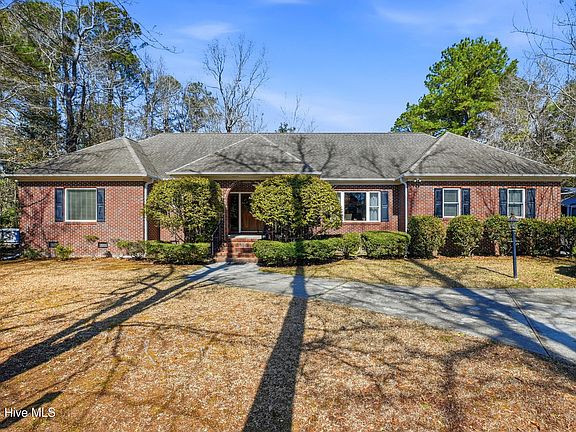 3rd image of 122 Spring Chase Lane