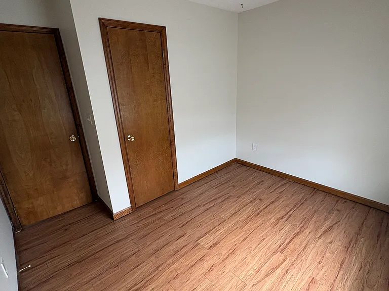 801 Valerie Ln — Photo 10
