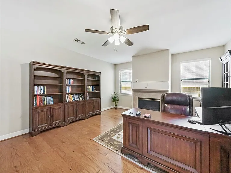 22311 Claysprings Ln — Photo 14