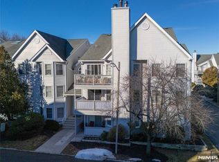 101 Quartz Ln, Paterson, NJ
