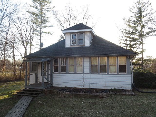 1st image of 5 E Lake Park Ave