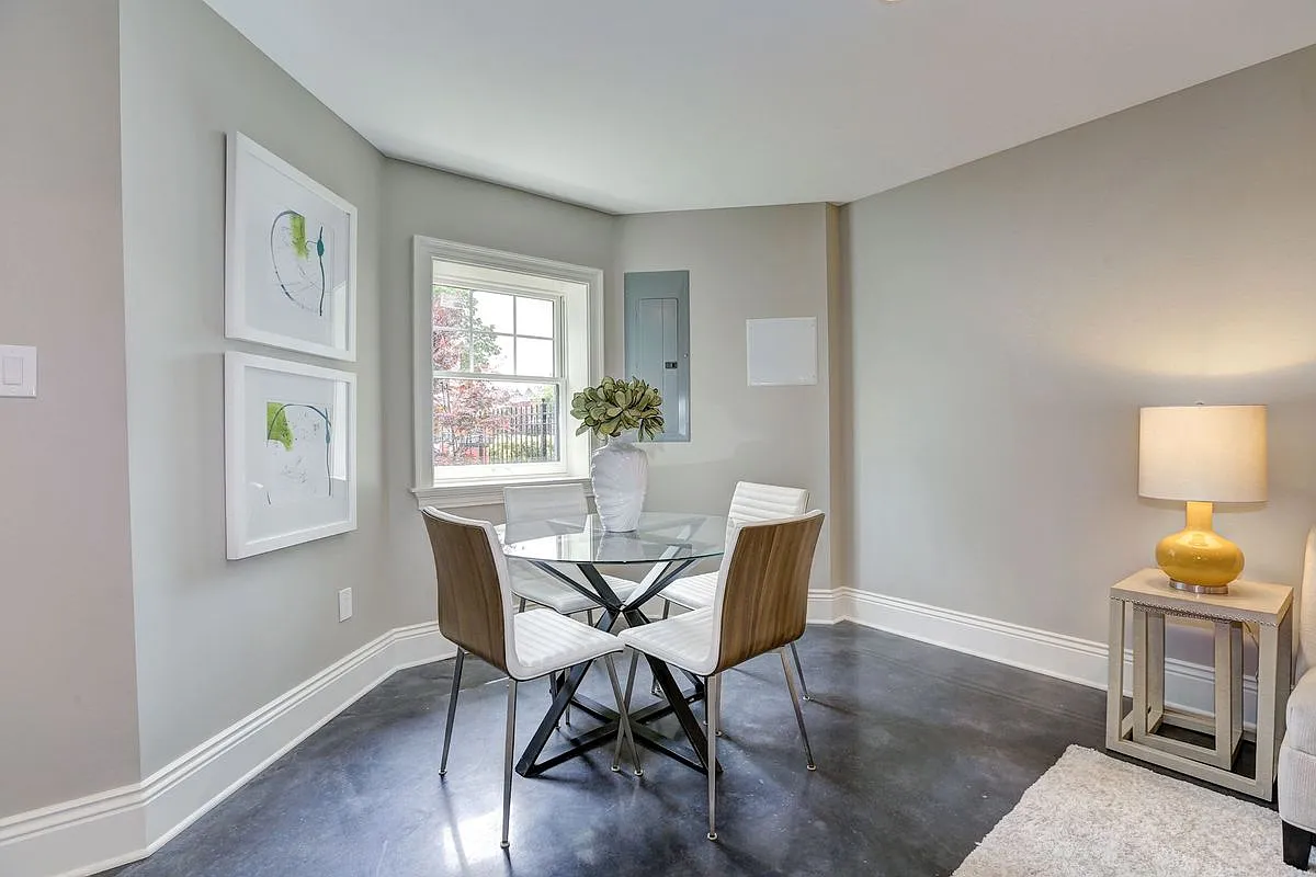 2 bed, 1.0 bath, 880 sqft, $2,950 — Photo 4