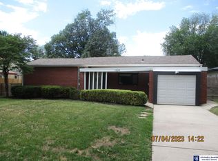 1235 S 49th St, Lincoln, NE 68510
