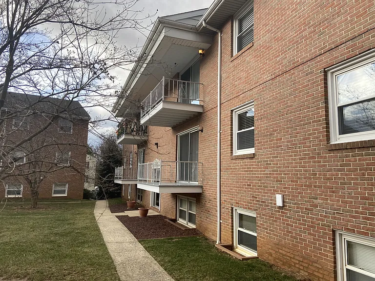103 N Edgewood Dr — Photo 9