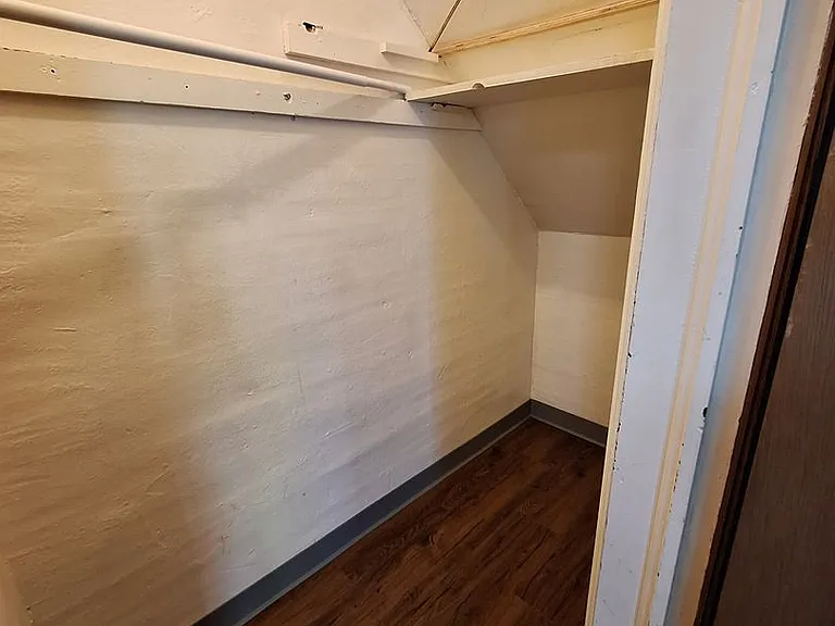 138 N Wilson St — Photo 9