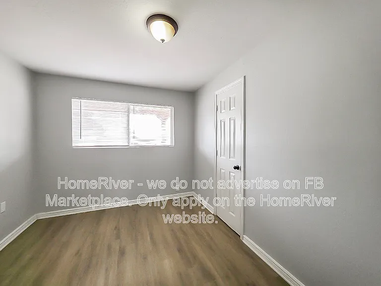 2221 E Beverly Ln — Photo 17