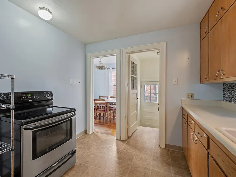 321 E 2nd Ave — Photo 11