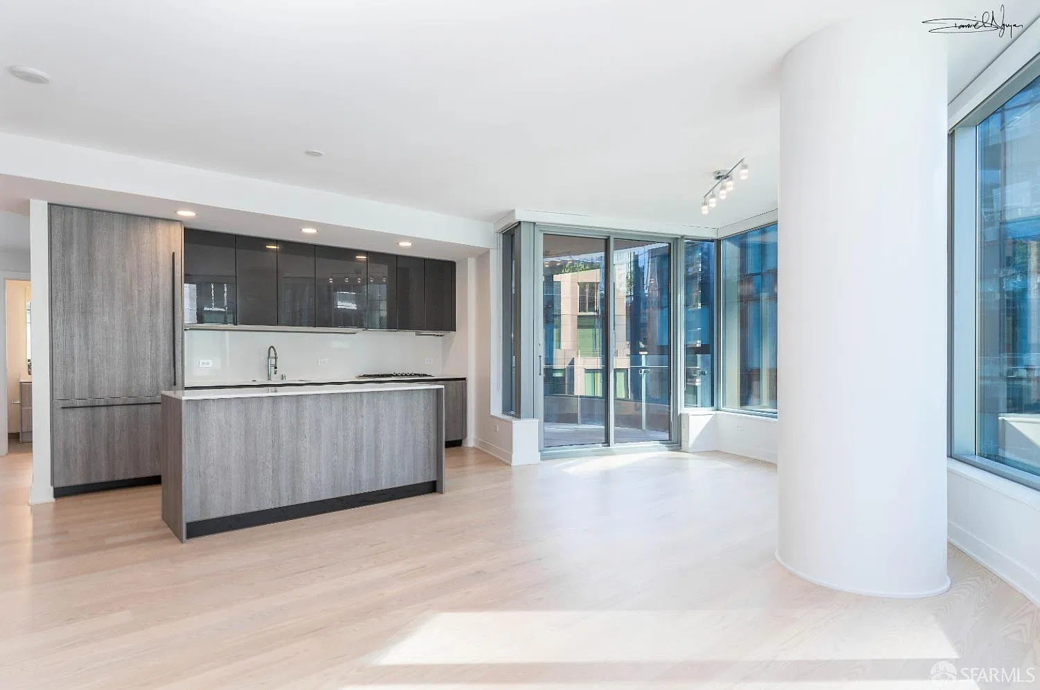 2 bed, 2.0 bath, 1379 sqft, $9,250 — Photo 3