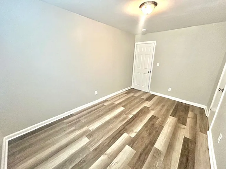 4523 Foster Ave SW — Photo 18