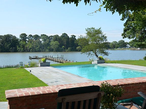 5th image of 6108 Country Club Dr