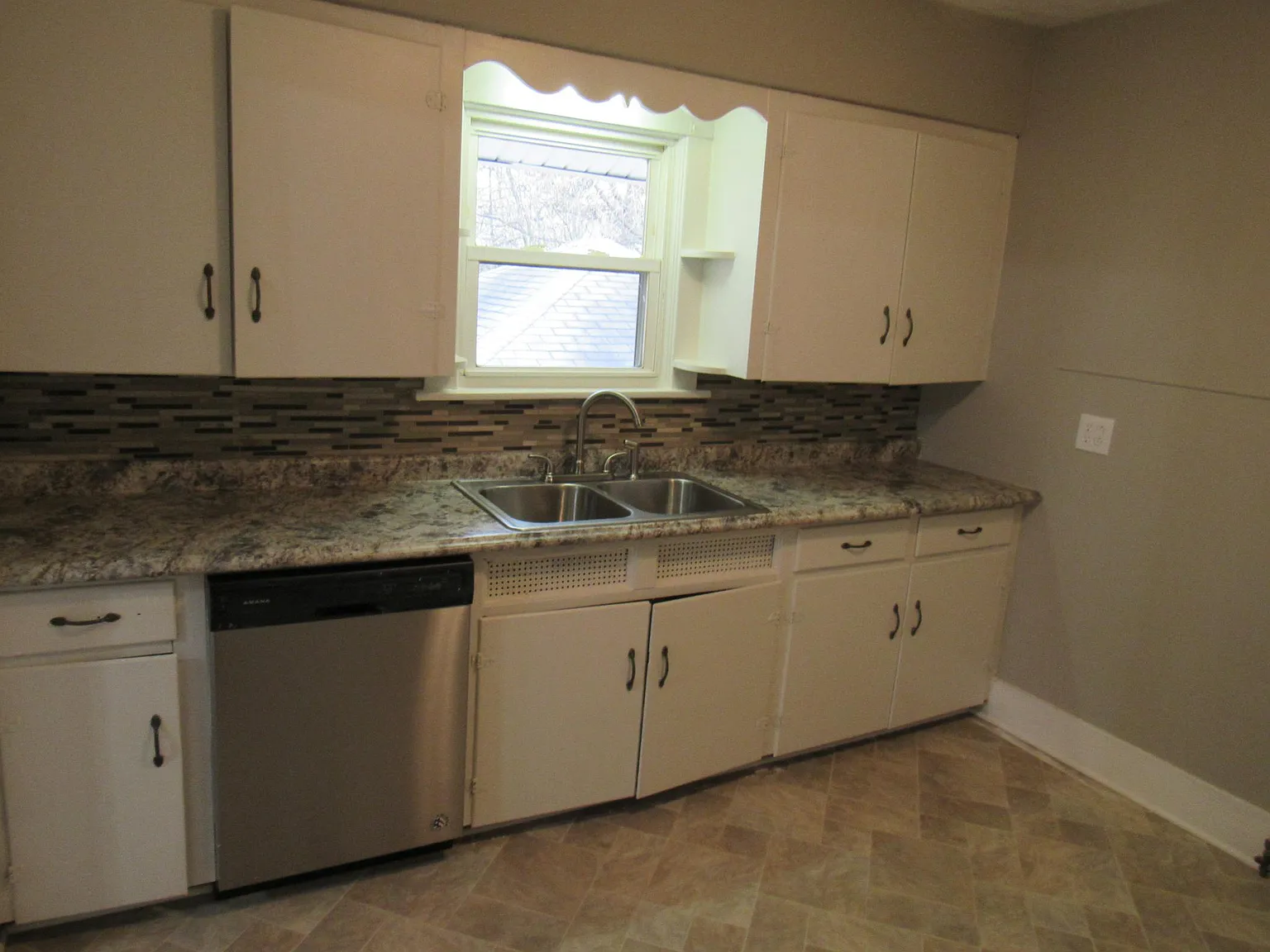 3 bed, 960 sqft, $975 — Photo 4