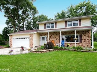 1084 Polly Ct, Elgin, IL 60120