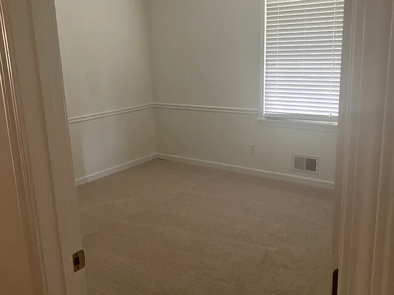 225 Thompson Pl — Photo 11