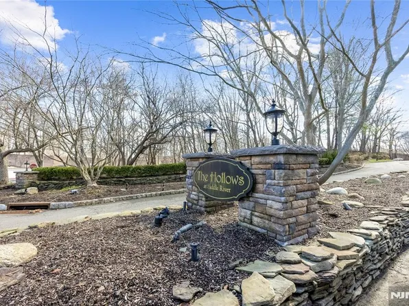 19 Sherbrooke Ct #27, Saddle River, NJ 07458