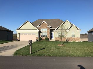 19366 Tomahawk Ln, Saint Joseph, MO 64505