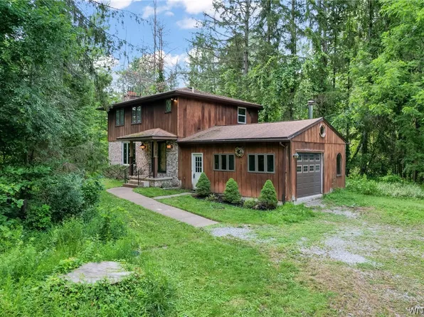 11246 Rapids Rd, Akron, NY 14001