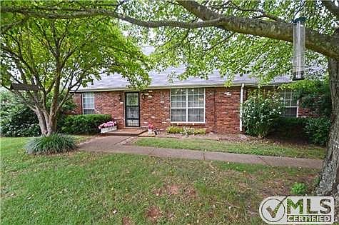 3rd image of 207 Orchard Valley Dr