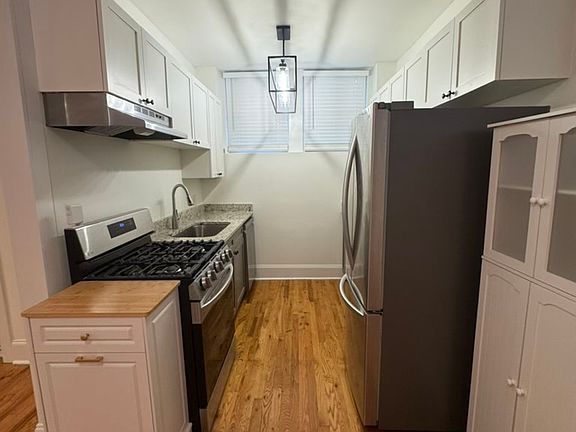 2nd image of 741 Frederica St NE APT 25