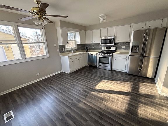 4th image of 2333 Charmingfare Dr