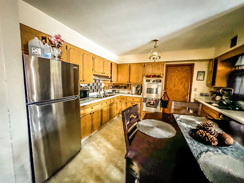 2nd image of 2300 W Grove Ave