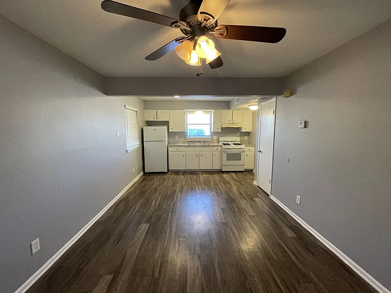 102 Club Dr — Photo 27