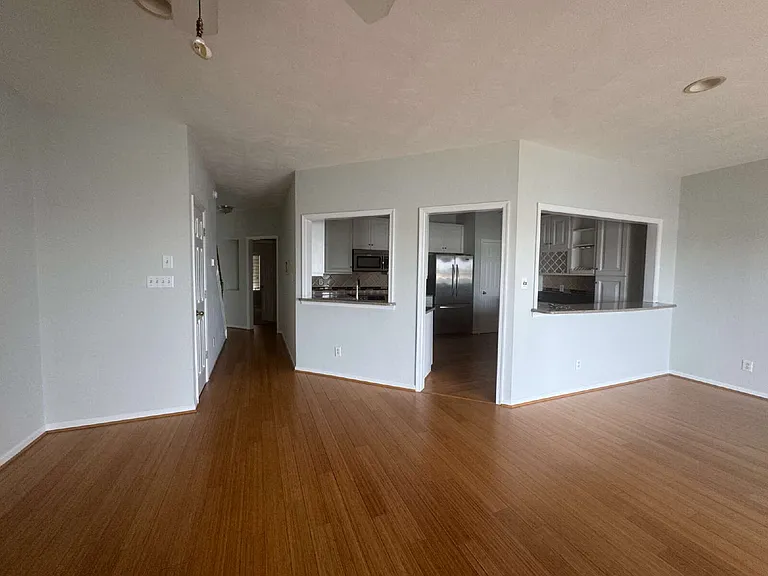 9462 Bay Front Dr — Photo 11