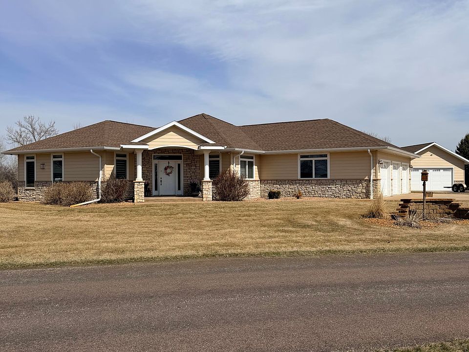 1st image of 222 Country Club Ln