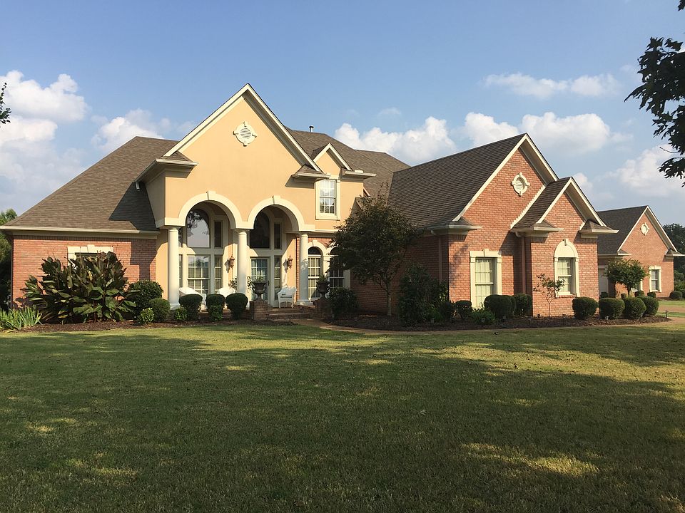 1st image of 120 Blackberry Ln