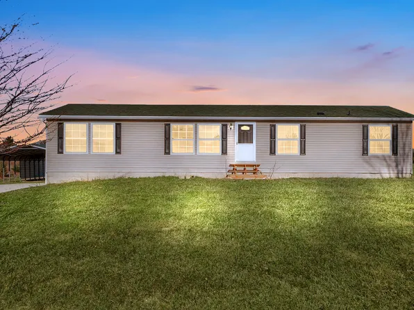 1564 NW Grow Rd, Stanton, MI 48888