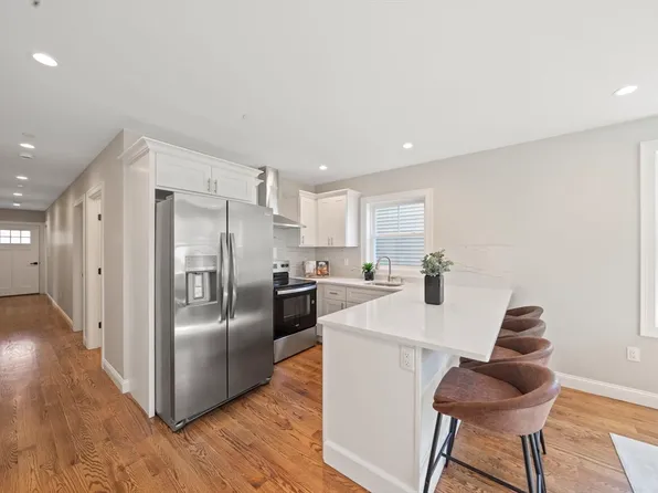 52 Bellevue St #3, Dorchester, MA 02125