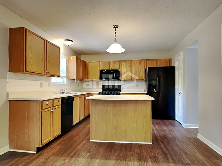 1178 Oak Leaf Rd — Photo 3