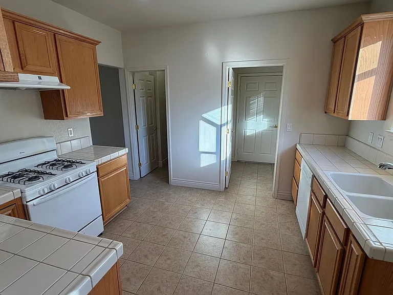 1368 Macenna Ln — Photo 3