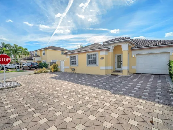 8300 NW 201st St, Hialeah, FL 33015