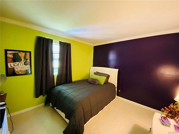 5th image of 22 Burke Dr