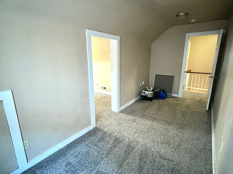 337 N Ellis St — Photo 27