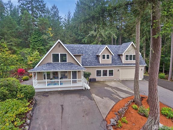 3rd image of 826 Illahee Dr