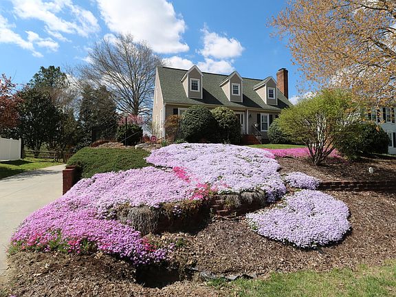 3rd image of 1520 Chimney Rock Dr