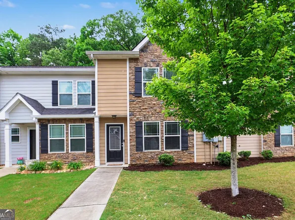 5960 Garden Cir, Douglasville, GA 30135