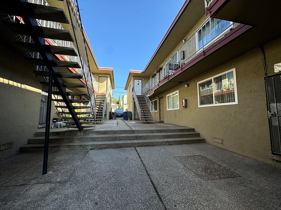 1st image of 538 Railroad Ave APT 2