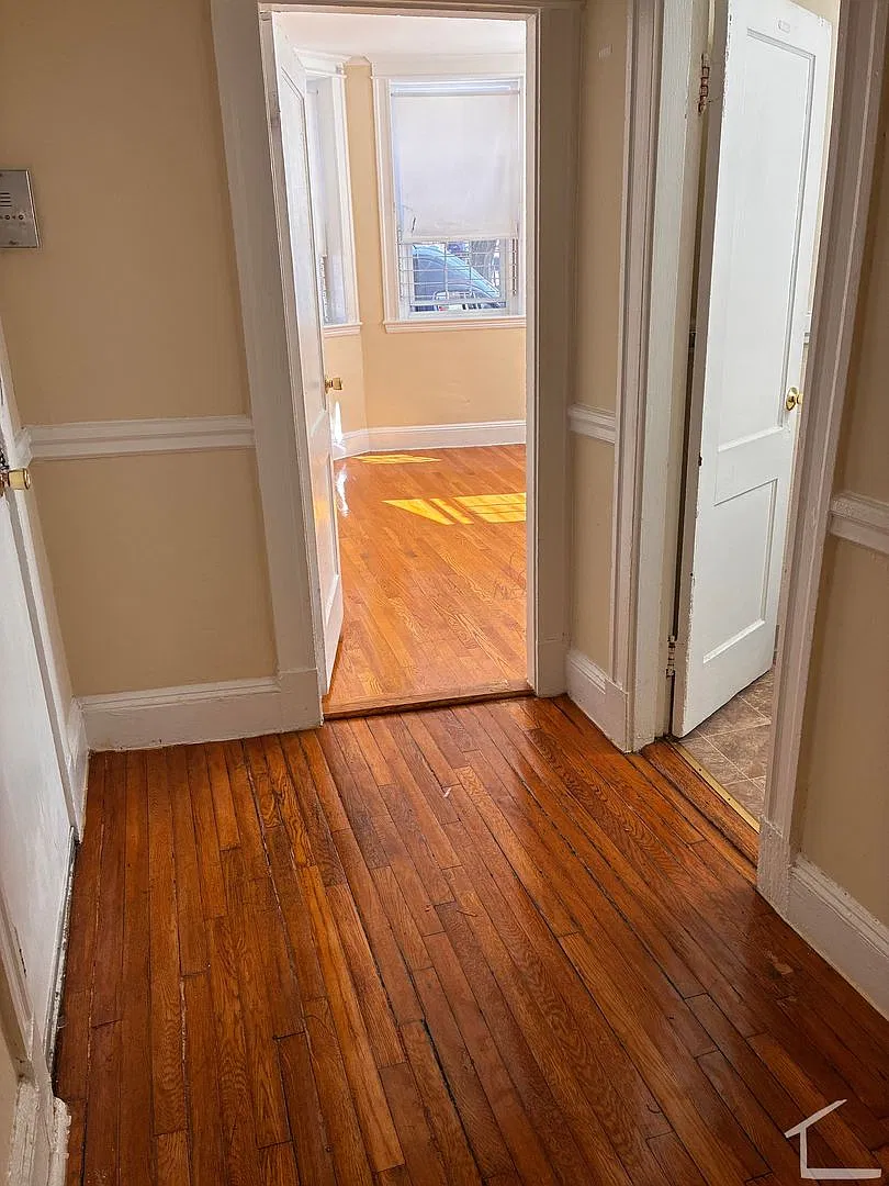 Brighton 1-Bedroom Split | Heat & Hot Water Included + One Month Free — Photo 3