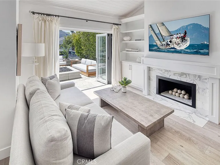 705 Larkspur Ave — Photo 8