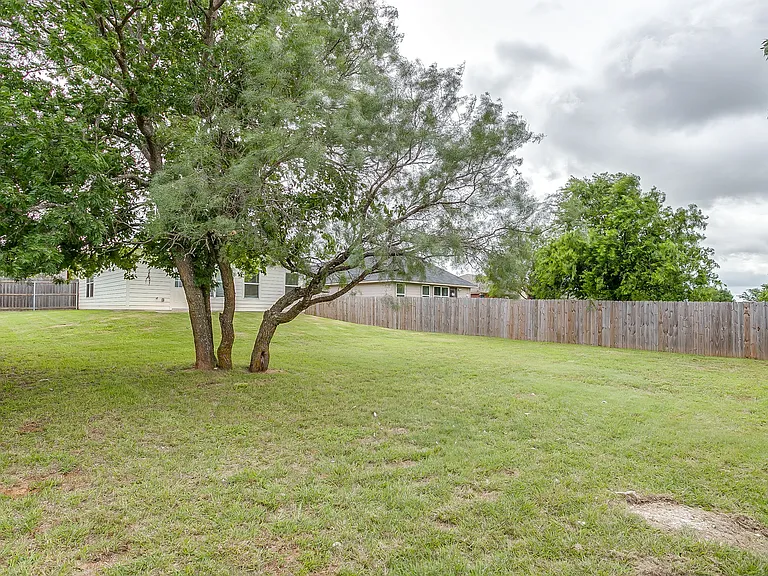 609 Mesquite Dr — Photo 33