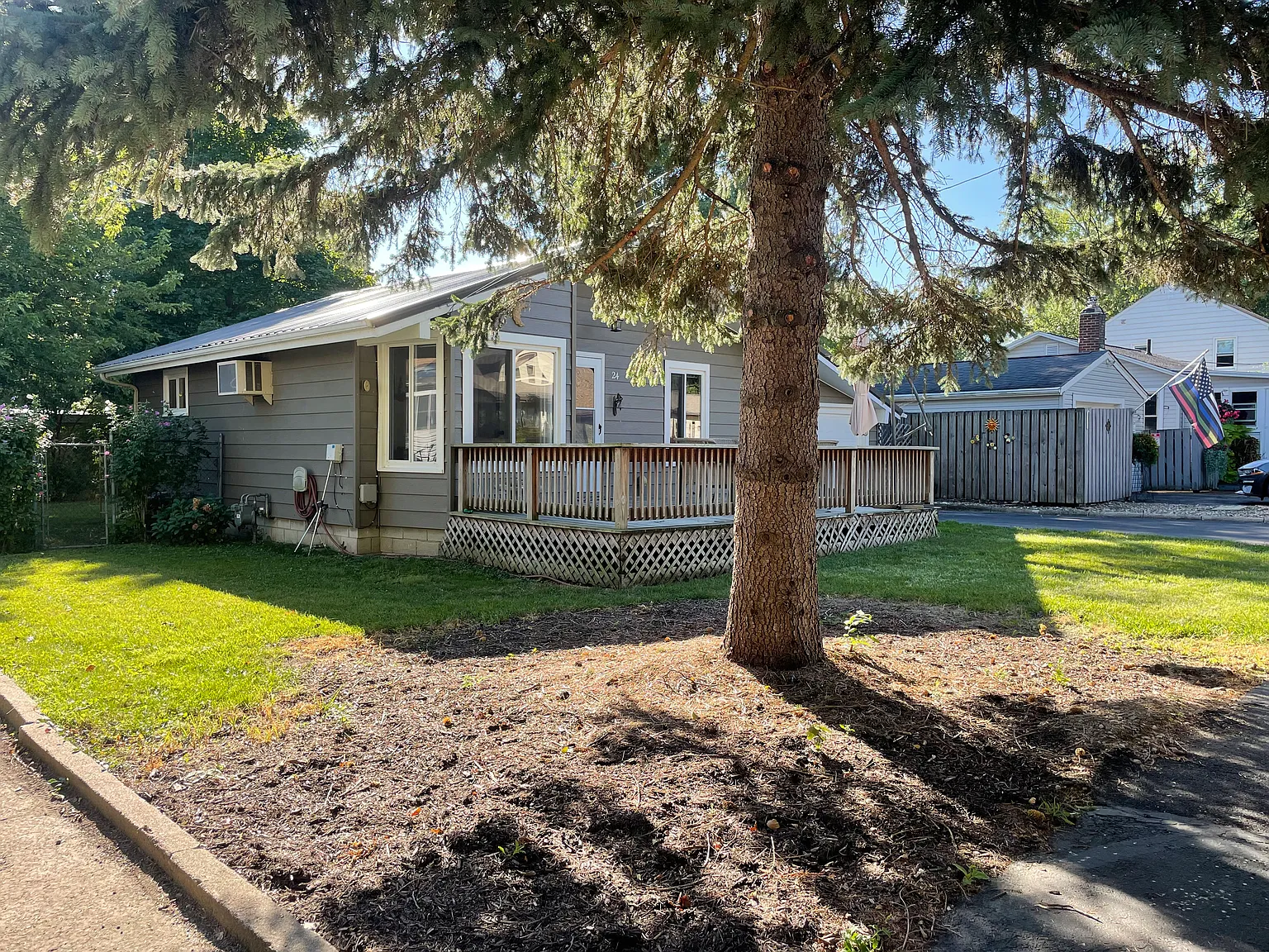 2 bed, 700 sqft, $1,275 — Photo 3