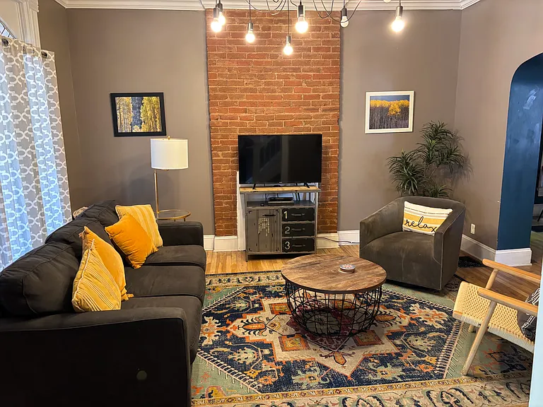 945 N Clarkson St #1 — Photo 4